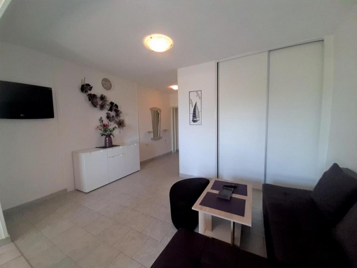 Apartments Nada Krk Island Ngoại thất bức ảnh