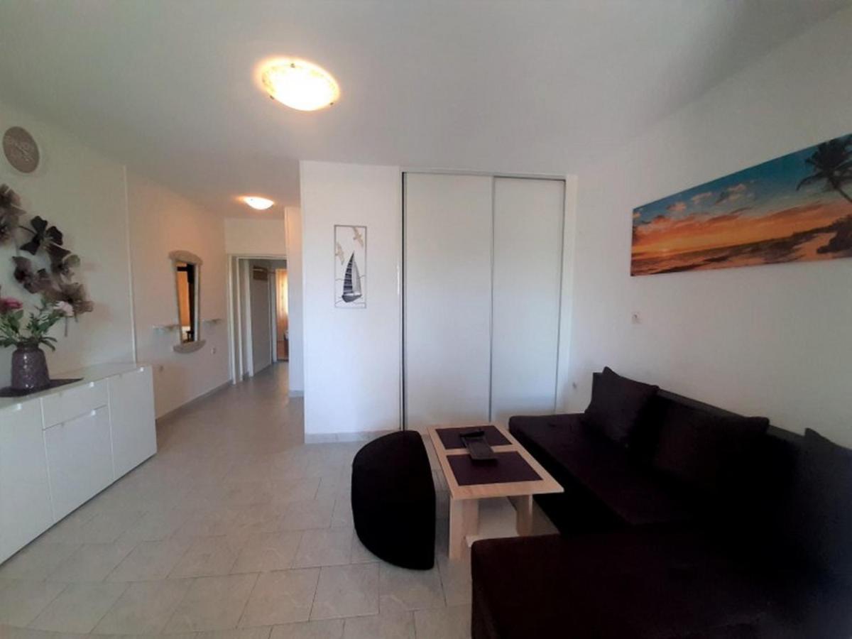Apartments Nada Krk Island Ngoại thất bức ảnh