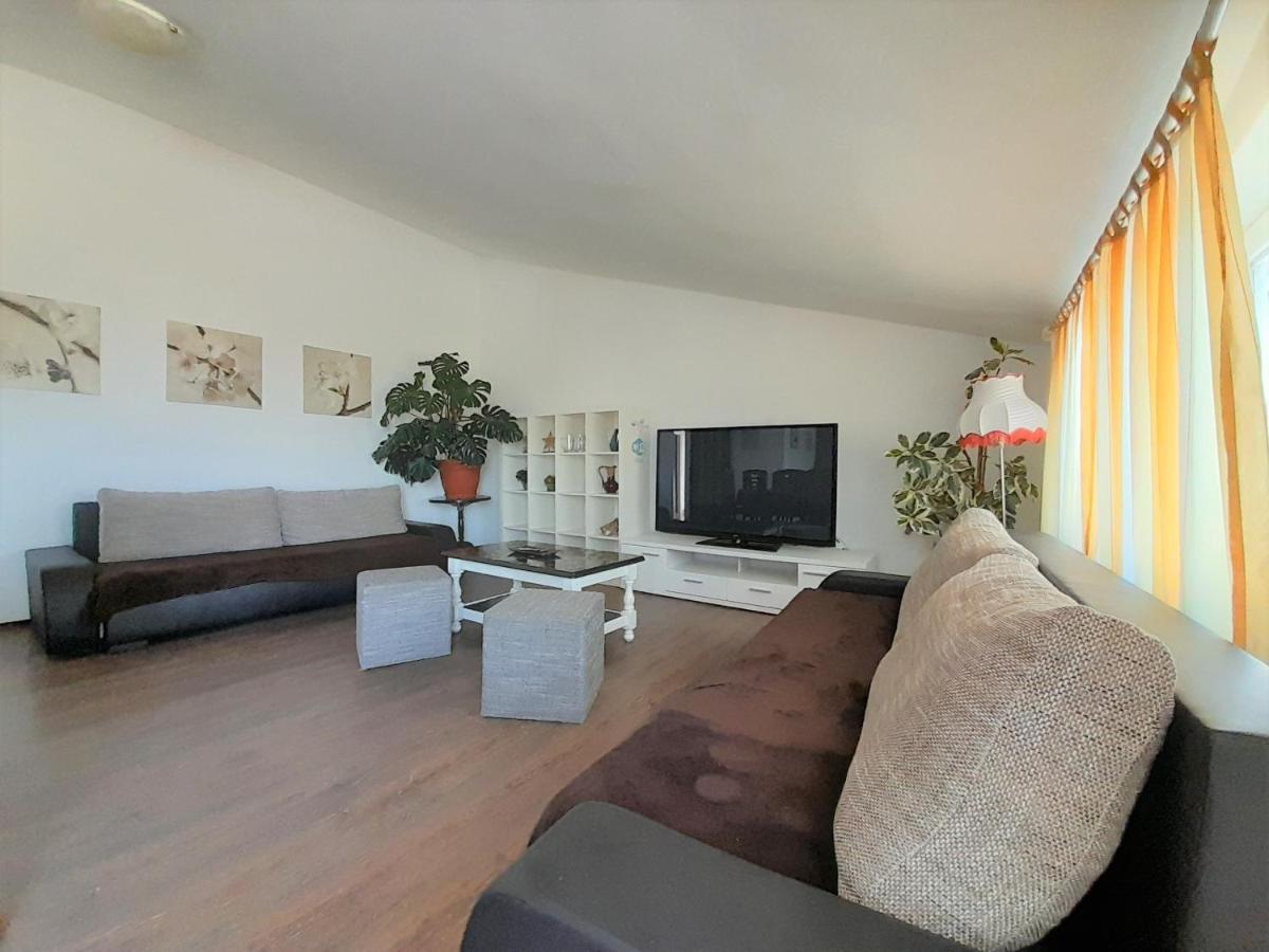Apartments Nada Krk Island Ngoại thất bức ảnh
