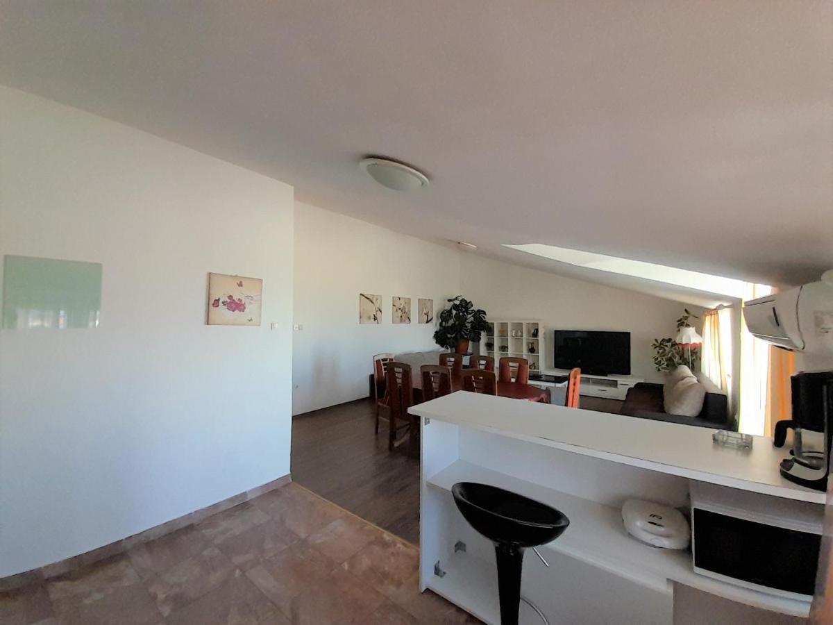 Apartments Nada Krk Island Ngoại thất bức ảnh