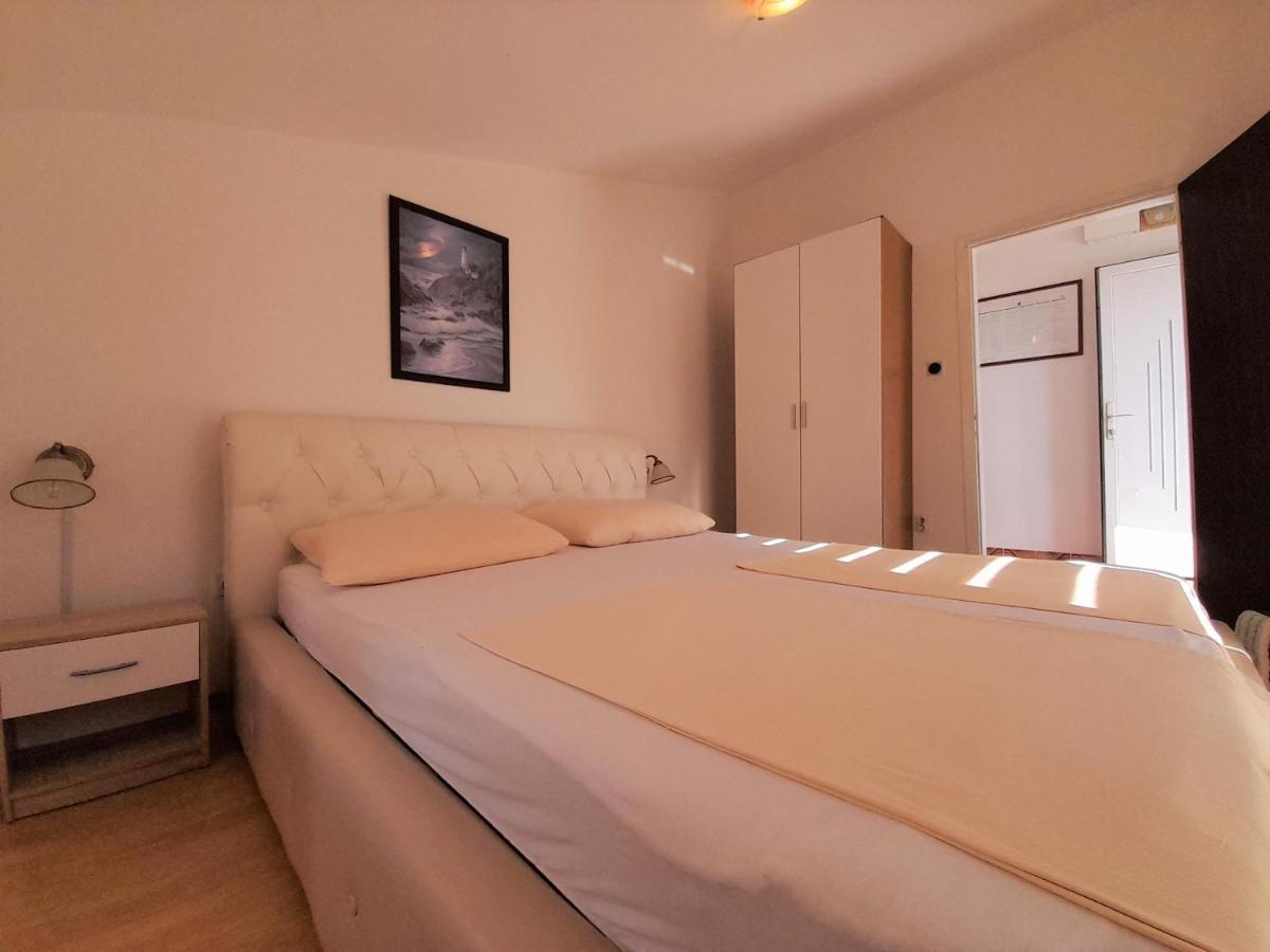 Apartments Nada Krk Island Ngoại thất bức ảnh
