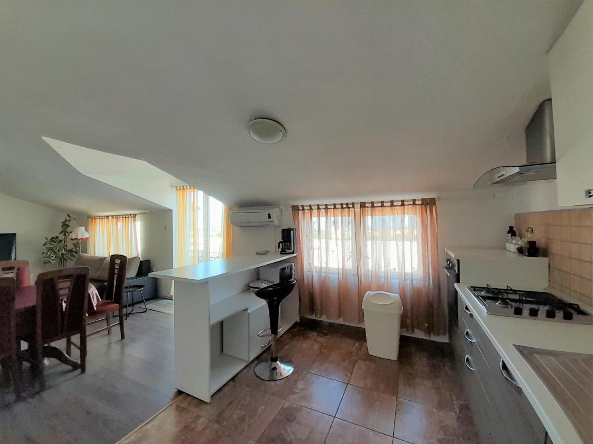 Apartments Nada Krk Island Ngoại thất bức ảnh
